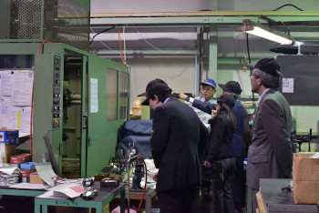 工場見学です。